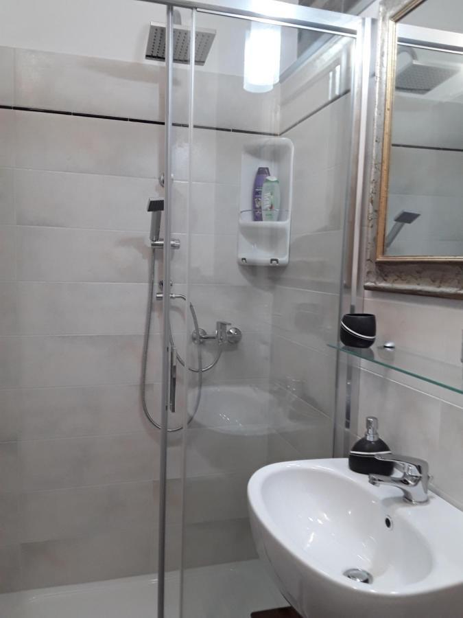 Retro' Beb Bed & Breakfast La Spezia Bagian luar foto